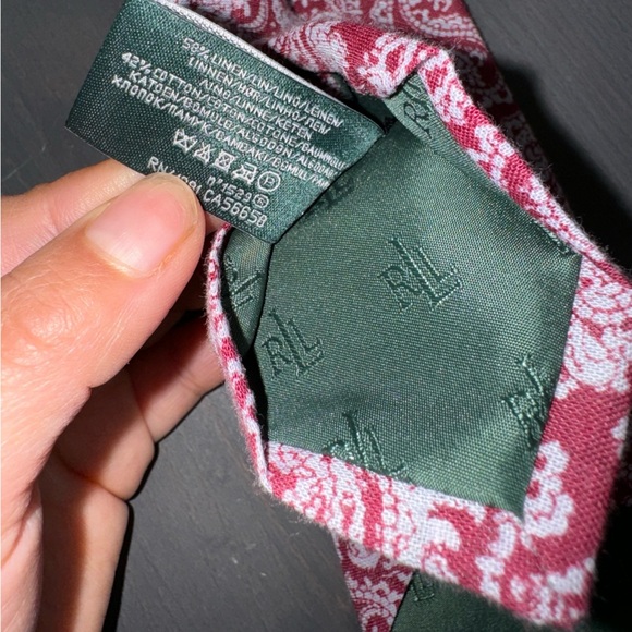 Ralph Lauren Hand made Red Paisley tie - Picture 3 of 5